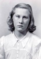Elsa Strøm, født Larsen