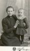 Mor Jonetta Aundal med sønnen Daniel i 1906