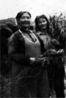 Anna Elisabeth Mastad og datteren Brynhild ca 1940